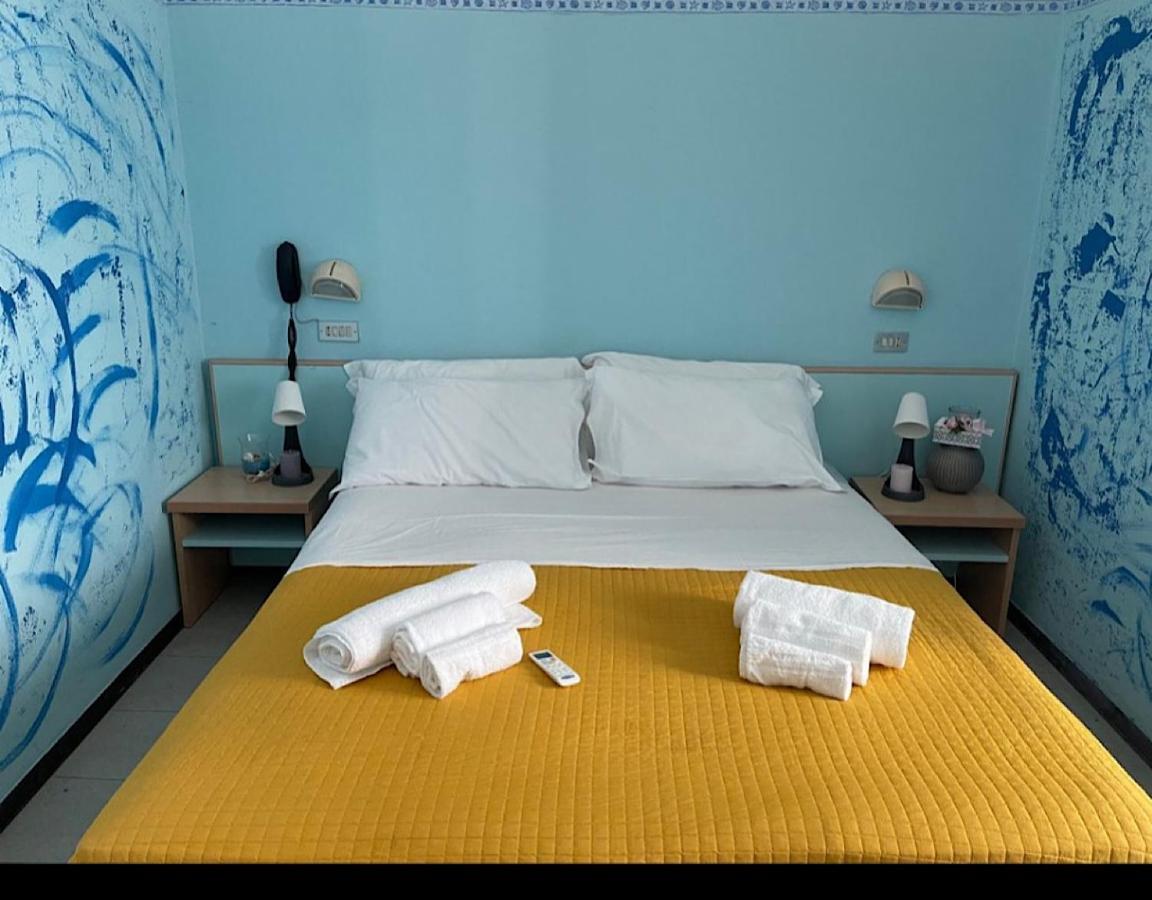 Hotel Silvana Beach Rimini Buitenkant foto