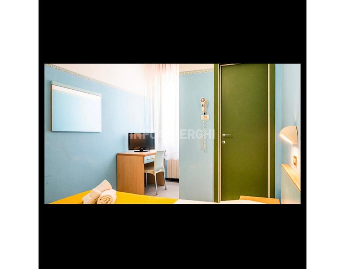 Hotel Silvana Beach Rimini Buitenkant foto