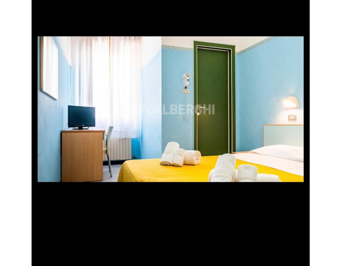 Hotel Silvana Beach Rimini Buitenkant foto